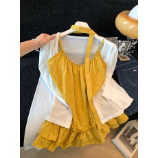 批发<b class='q'>实拍</b>~夏季独特漂亮针织开衫女夏波点吊带外搭两件套上衣薄款套装