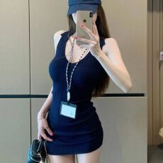 批发法式<b class='q'>复古</b>气质V领针织<b class='q'>连衣裙</b>女2026新款收腰显瘦包臀裙无袖裙子ins