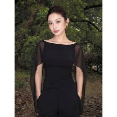 批发黑色一字肩雪纺飞飞袖上衣女<b class='q'>收腰</b>褶皱修身气质通勤显瘦短款小衫