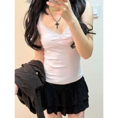 批发韩系蕾丝拼接 V 领细<b class='q'>肩带</b>吊带背心女修身显瘦纯欲风内搭短款上衣