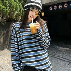 批发今年流行毛衣圆领条纹<b class='q'>长袖</b>针织衫女秋冬新款时尚百搭休闲显瘦上衣