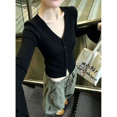 批发高级感V领喇叭袖黑色针织开衫女秋装韩系叠穿内搭<b class='q'>打底</b>修身<b class='q'>上衣</b>冬
