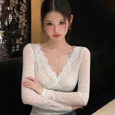 批发法式纯欲风波点白色长袖<b class='q'>T</b><b class='q'>恤</b>女蕾丝花边v领收腰韩系小众辣妹上衣秋