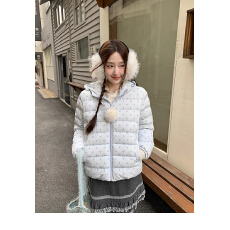 批发芝士日“浅蓝晴空”甜美百搭奶蓝短款外套冬季小众波点排骨羽绒服