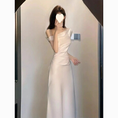 批发法式气质高级感荡领斜肩连衣裙收腰包臀裙醋酸缎面夏季新款<b class='q'>长裙</b>子