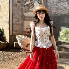 批发绯色星芒 法式小清新甜美红色显瘦波点半身裙搭配<b class='q'>碎花</b>小飞袖<b class='q'>上衣</b>