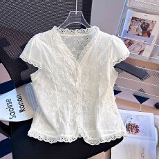 批发法式镂空刺绣花朵V领短袖衬衫女大码<b class='q'>胖妹妹</b>甜美减龄宽松显瘦上衣