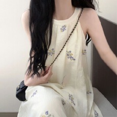 批发森系甜美超仙减龄铃兰花印花无袖<b class='q'>挂</b><b class='q'>脖</b><b class='q'>连衣裙</b>女学生气质时尚a字裙