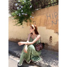 批发绝美海岛夏季新款度假风海边绿色条纹宽松吊带<b class='q'>连衣裙</b>气质<b class='q'>流苏</b>长裙