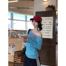 批发慵懒风印花斜肩字母长袖T恤女装早秋季新款修身显瘦高级时尚上衣