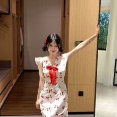 批发酒渍樱桃韩系少女花边连衣裙法式夏季甜美新款小飞袖显瘦裙<b class='q'>子</b>