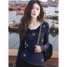 批发巨好看的设计感上衣韩系小众不撞款洋气减龄高级感内搭荡领T恤<b class='q'>冬</b>