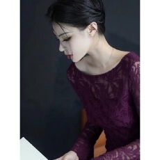 批发春秋<b class='q'>冬</b>高端欧货洋气小众不撞款超好看独特漂亮轻熟紫色蕾丝打底衫