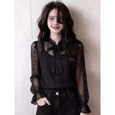 批发2026春季新款法式赫本风黑色蕾丝拼接泡泡袖<b class='q'>衬衫</b>轻奢减龄<b class='q'>显瘦</b>上衣