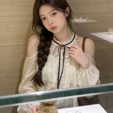 批发法式2026春季新款蕾丝<b class='q'>衬衫</b>女长袖宽松波点露肩系带<b class='q'>上衣</b>短款甜美风