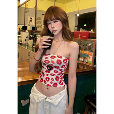 批发性感辣妹ins时尚收腰美背背心短款满印口唇抹胸女纯欲风度假上衣