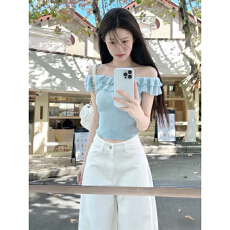 批发清纯白月光穿搭巨好看一字肩短袖T恤女夏季修身绝美蓝色针织上衣