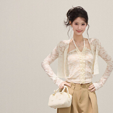 批发杏色花边挂脖内搭背心女夏季新款薄款修身<b class='q'>长袖</b>开衫上衣显瘦两件套