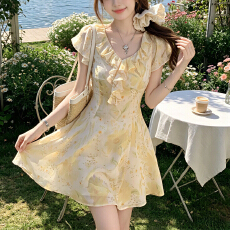 批发法式甜美设计感小飞袖碎花短裙女夏绝美海边度假掐腰荷叶边<b class='q'>连衣裙</b>