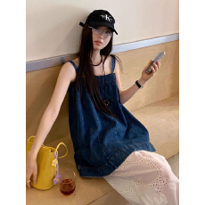 批发度假风时尚蓝色<b class='q'>牛仔</b>吊带背心外穿女2026夏季新款宽松显瘦无袖上衣