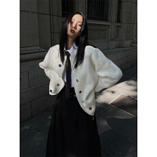批发奉纺服饰小众设计感纽扣装饰<b class='q'>毛衣</b>外套男女秋冬季宽松情侣针织开衫