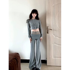 批发2026<b class='q'>春</b>秋新款套装女学院风短款露腰开衫搭配蕾丝微喇裤超火两件套