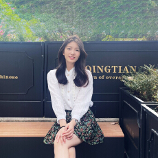 批发春夏泡泡袖<b class='q'>镂空</b>衬<b class='q'>衫</b>搭配碎花半身裙两件套小个子穿搭一整套装裙女