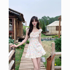 批发绣花甜美夏季蝴蝶结方领纯欲法式新款收腰连衣裙显瘦荷叶修身短裙