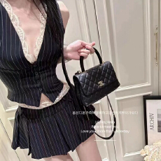 批发性感辣妹拼接蕾丝<b class='q'>条纹</b>套装2026夏季新款V领马甲百褶<b class='q'>短裙</b>两件套女