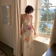 批发【独步芳华】法式<b class='q'>露背</b>超仙度假碎花夏季修身辣妹优雅印花吊带裙女