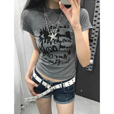批发美式复古涂鸦正肩印花短袖夏季<b class='q'>长袖</b>修身显瘦短款打底辣妹上衣<b class='q'>T</b><b class='q'>恤</b>