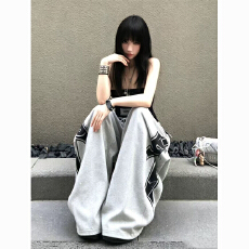 批发美式街头运动裤女夏季新款跳舞宽松撞色拼接十字架印染阔腿弯刀裤