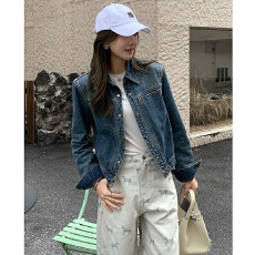 批发复古水洗<b class='q'>牛仔</b>外套女短款2026秋装新款百搭暗扣设计感夹克外套潮