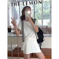 批发新款时尚百搭休闲学院风上衣+条纹披肩+松紧腰半身短裙<b class='q'>套装</b>