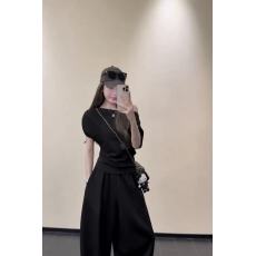 批发新款高级感显瘦休闲短款不规则斜肩上衣+松紧腰阔腿<b class='q'>裤</b><b class='q'>两件套</b>