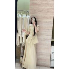 批发新款时尚赫本风优雅气质<b class='q'>蕾丝</b>边收腰<b class='q'>短外套</b>+高腰半身裙套装