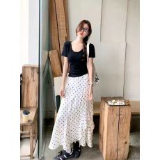 批发新款简约时尚显瘦短袖T恤+高腰大摆波点不规则半身裙两件套