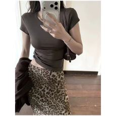 批发新款老钱风时尚辣妹气质修身短款上衣+高腰<b class='q'>雪纺</b>豹纹半身裙套装