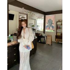 批发新款时尚法式复古设计感长袖<b class='q'>蕾丝</b>衬衫+高腰拼接半身裙<b class='q'>套装</b>