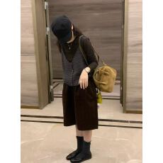 批发新款<b class='q'>韩版</b>时尚圆领长袖打底衫+条纹吊带+松紧腰阔腿短裤三件套