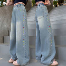 女童彩色爱心牛仔裤2026年春秋新款中大童侧边刺绣阔腿裤时尚长裤