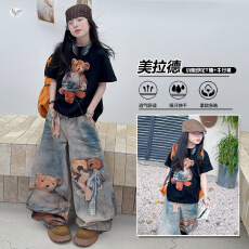 批发<b class='q'>女童</b>美式小熊<b class='q'>套装</b>2026年夏季新款中大童卡通<b class='q'>T</b><b class='q'>恤</b>牛仔裤夏装两件套