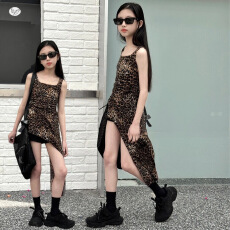 批发<b class='q'>女童</b>豹纹<b class='q'>吊带</b>裙2026夏款中大童走秀飘带背心裙洋气方领短款<b class='q'>连衣裙</b>