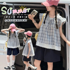 批发女童娃娃衫套装2026夏新款中大童飞飞袖花边格子衫短裤甜美两件套