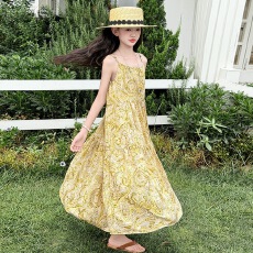 批发2026新款夏季度假风黄色吊带连衣裙夏装女孩长裙子夏天海边沙滩裙