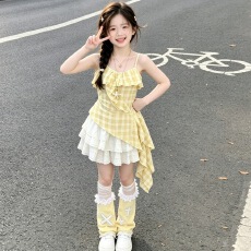批发<b class='q'>女童</b><b class='q'>套装</b>夏季2026新款儿童不规则格子吊带女大童海边度假蛋糕裙