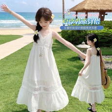 女童夏款洋气镂空蕾丝连衣裙2026新款女孩夏季时尚宽松慵懒吊带裙