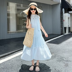 女童挂脖连衣裙2026夏季新款中大童海边度假风沙滩裙儿童长裙
