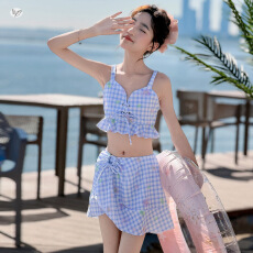 批发<b class='q'>女</b><b class='q'>童</b><b class='q'>泳衣</b><b class='q'>套装</b>2026夏新款中<b class='q'>大</b><b class='q'>童</b>泳装分体式格子花边吊带短裤游泳服