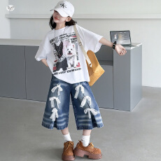 批发女<b class='q'>童</b><b class='q'>套装</b><b class='q'>202</b>6夏季新款中<b class='q'>大</b><b class='q'>童</b>宽松印花半袖T恤蕾丝绑带中裤五分裤